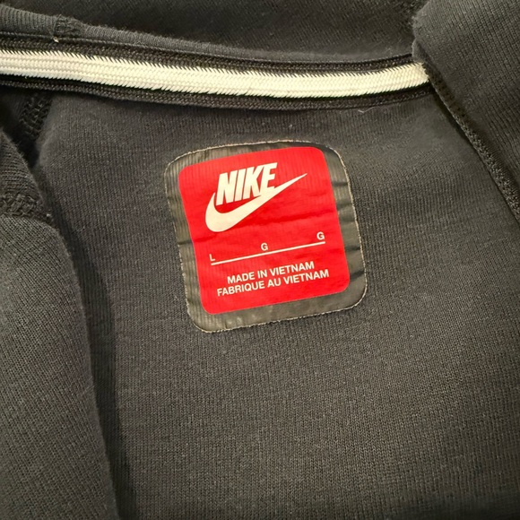 Nike Kids Black Hoodie - Picture 3 of 6